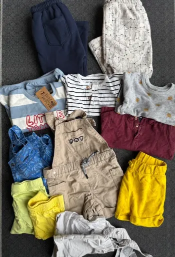 Lot de vêtements 12 mois
