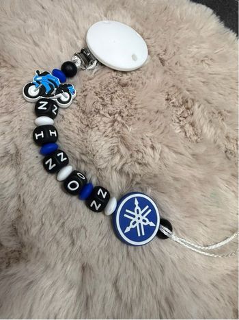 Attache tétine Yamaha