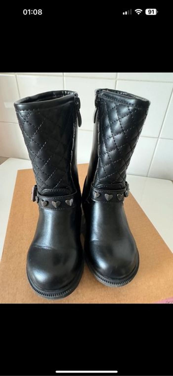 Bottes noires - photo numéro 4