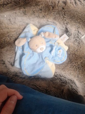 Doudou Lapin Plat Bleu Jaune Papillon