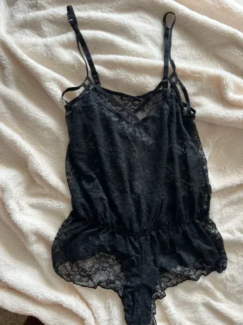 Combi-short pyjama noir Boohoo – Dentelle sexy  – Taille M