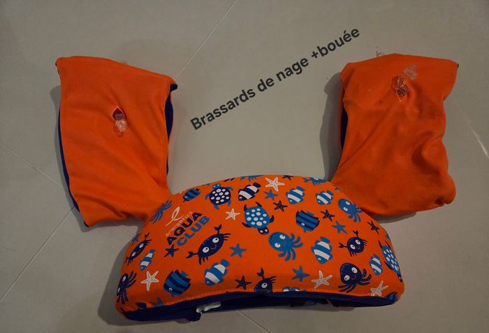 Brassards de nage avec bouée