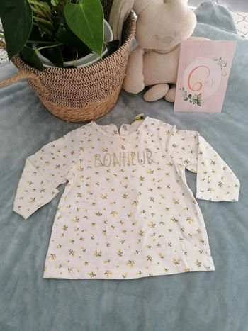 T-shirt tape à l'œil 6mois parfait état