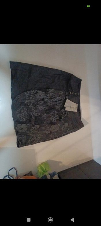Jupe femme légère Le petit Baigneur taille 40 fendu devant neuve