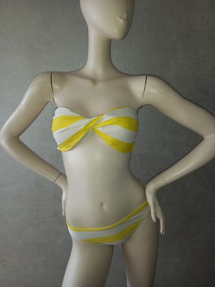 maillot de bain 2 pièces rayé blanc et jaune taille 42