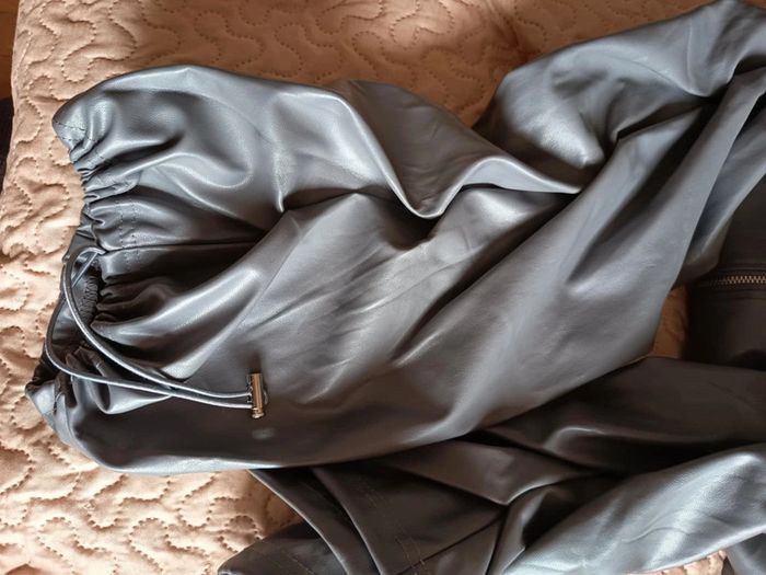 Pantalon skaï. Très bonne qualité. Marque shein - photo numéro 6