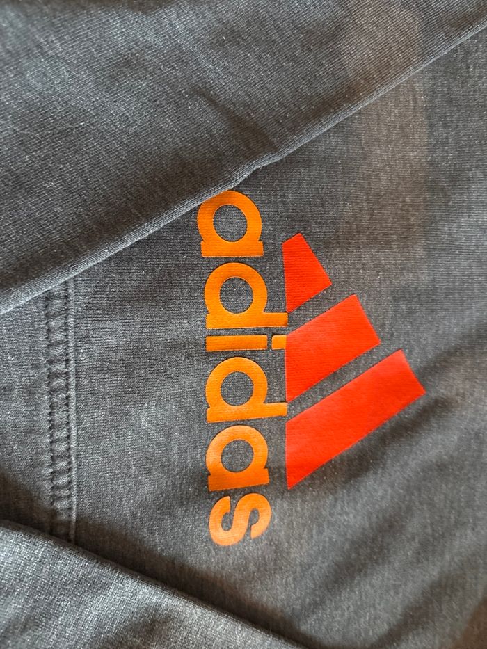 Vends sweat adidas 7-8 ans très bon état - photo numéro 2