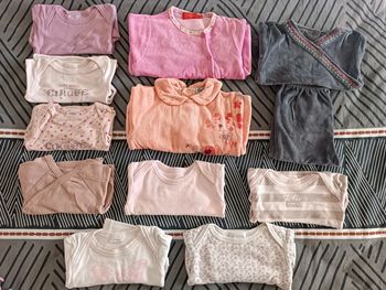 Lot de 8 bodies et 3 pyjamas 3 mois