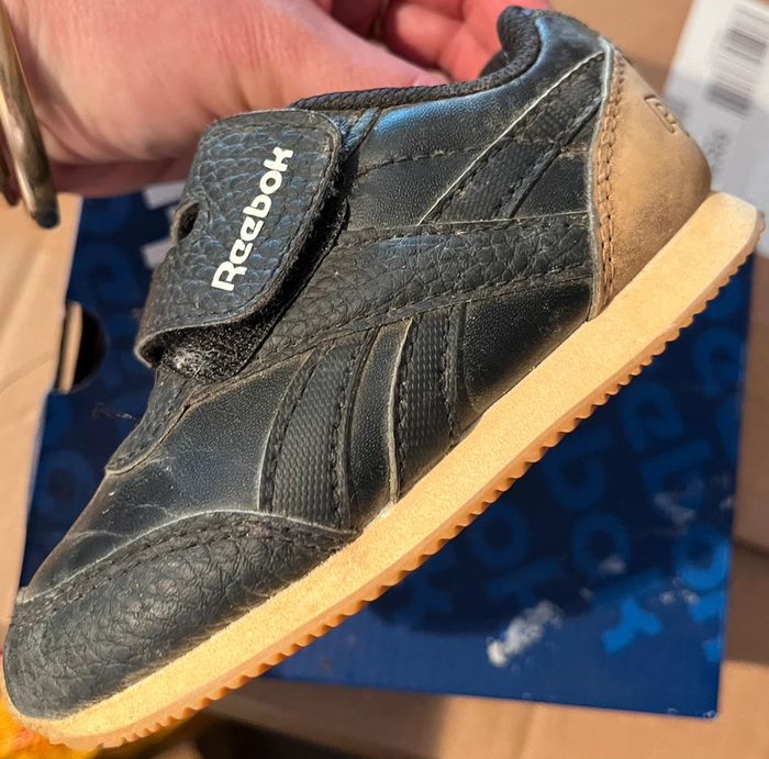 Jolie paire de baskets Reebok T. 22 garçon