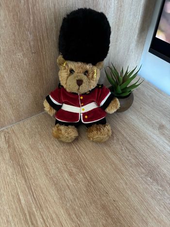 Peluche ours soldat de la garde royal London keel toy’s