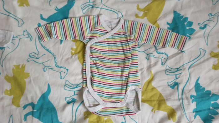 Lot bodies 1 mois - photo numéro 2