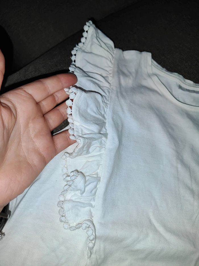 T-shirt blanc mango froufrou épaule - photo numéro 2