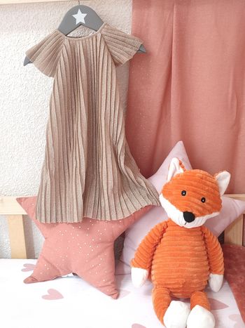 Robe couleur champagne avec paillettes - Comme neuve - 24 mois - Gémo