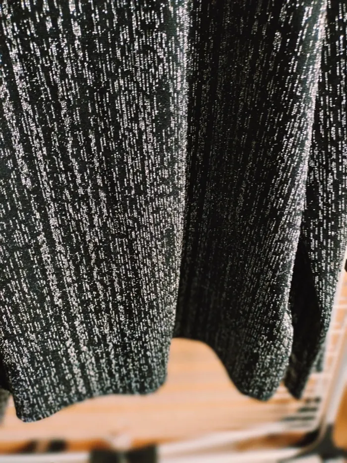 Top manches longues brillant noir et gris t46 kiabi - photo numéro 9