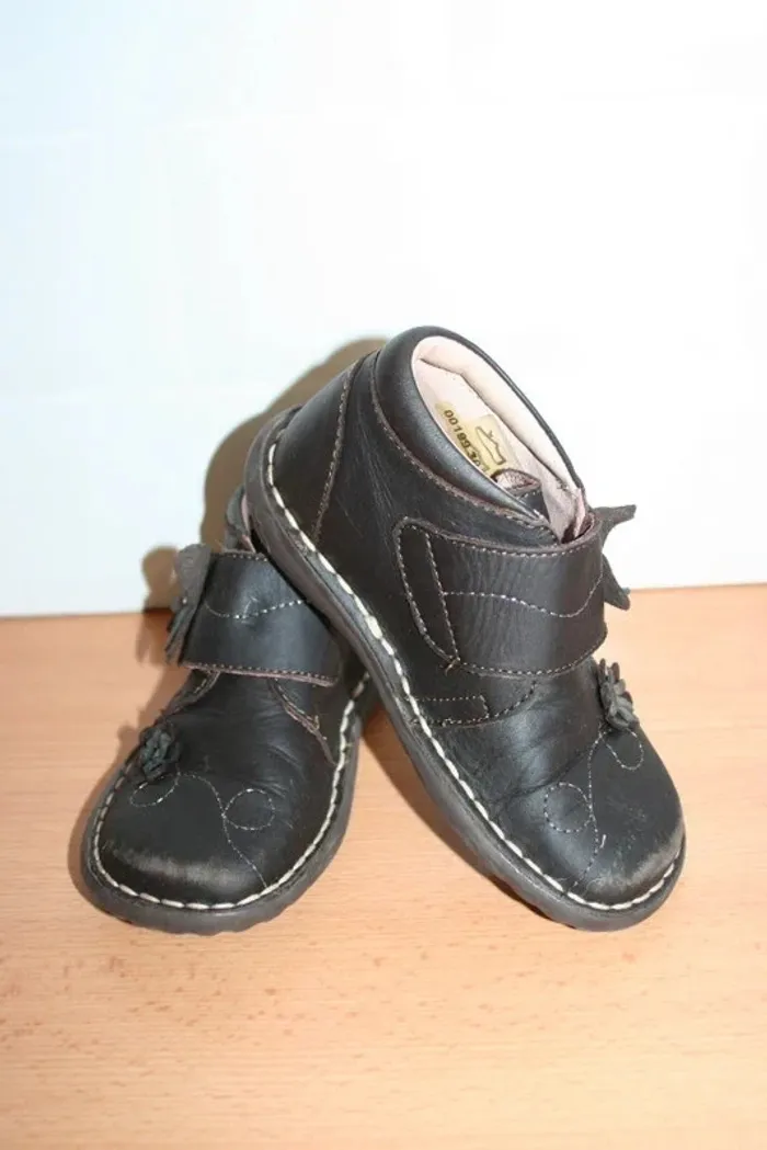 Bottines chocolat marque Miss, pointure 28, cuir véritable - photo numéro 3