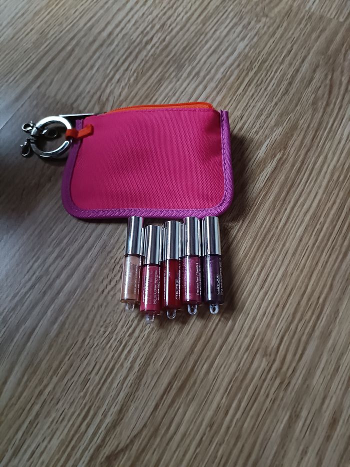 PALETTE POUR LES YEUX, BLUSH + 5 MINI GLOSS CLINIQUE - photo numéro 6