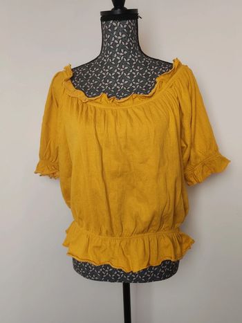 Haut épaule dénudé