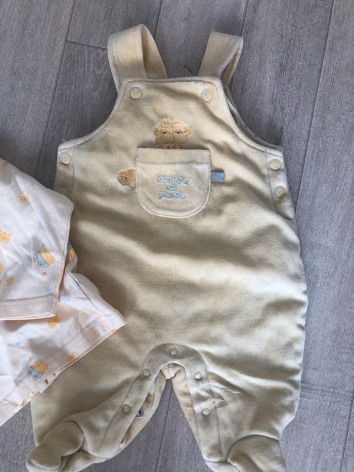 Salopette jaune et tee-shirt fille - photo numéro 9