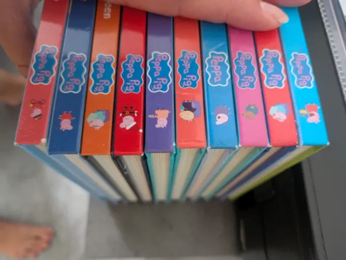 Lot de 10 livres Peppa TBE - photo numéro 3