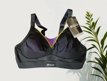 Brassière de sport shock absorber neuve
