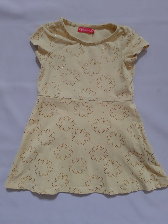 Robe d'été jaune - motifs pailletés - Tissaïa - 4 ans - photo numéro 2