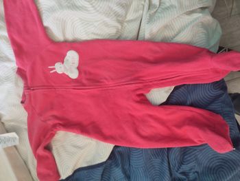 Sur pyjama Kiabi  12 mois