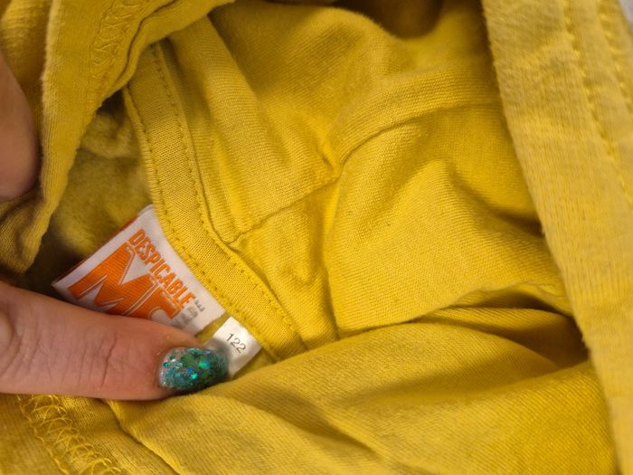 Pull à capuche les minions taille 7 ans - photo numéro 2