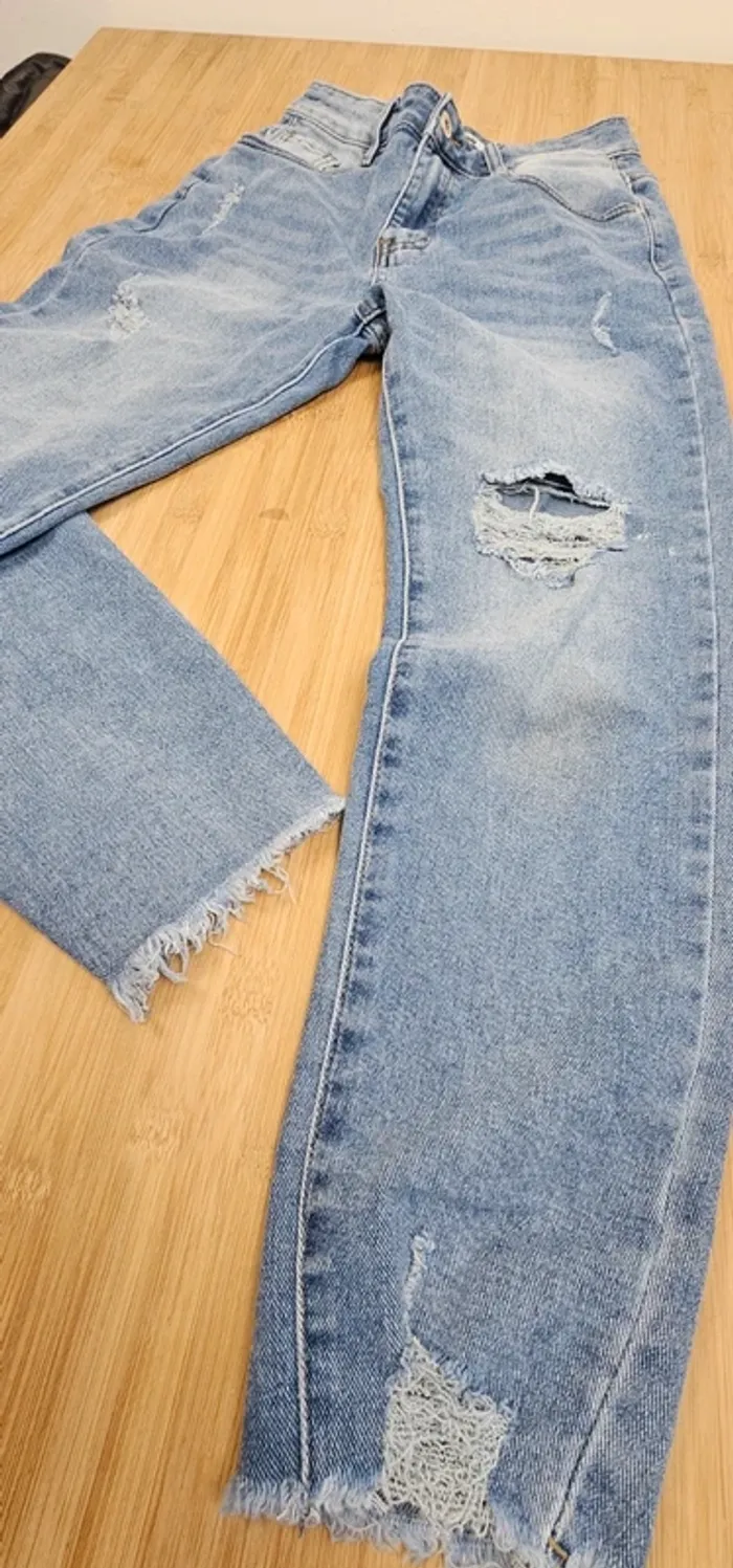 Jeans troué, secret denim, T:36 - photo numéro 2