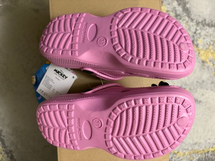 Sabot crocs Minnie taille 31 enfant - photo numéro 3