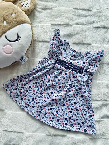 Robe sans manches fleuri taille 6 mois