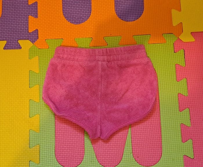 Short rose fushia,orchestra, taille 9 mois (71 cm) - photo numéro 2