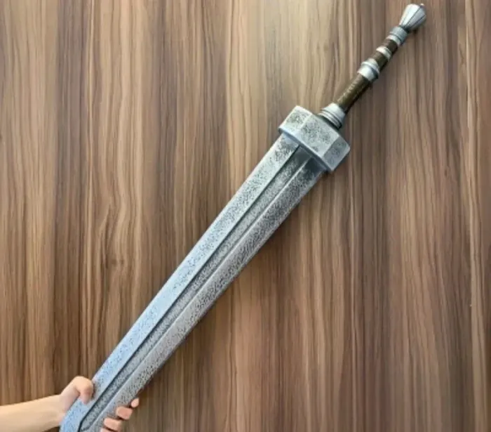 Réplique factice première épée de Guts Bersek