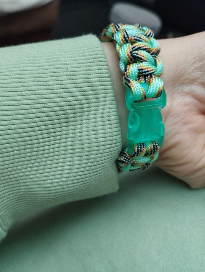 Bracelet en paracorde fait main femme - photo numéro 2
