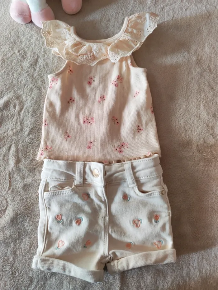 Ensemble short et petit top