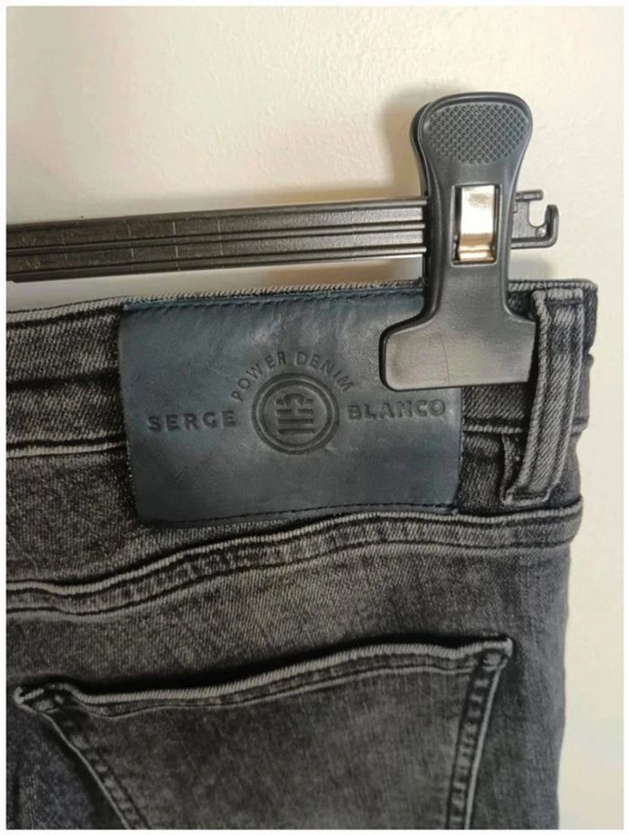 C26 jeans noir Serge Blanco W30 - photo numéro 3