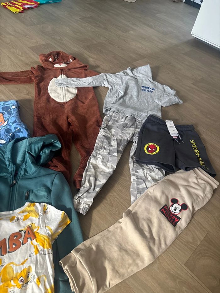 Lot 12 vêtements garçon 6 ans - photo numéro 4