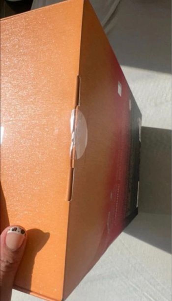 Figurine The Rock The Universe Big Into energy the monsters Pop Mart labubu authentique - photo numéro 2