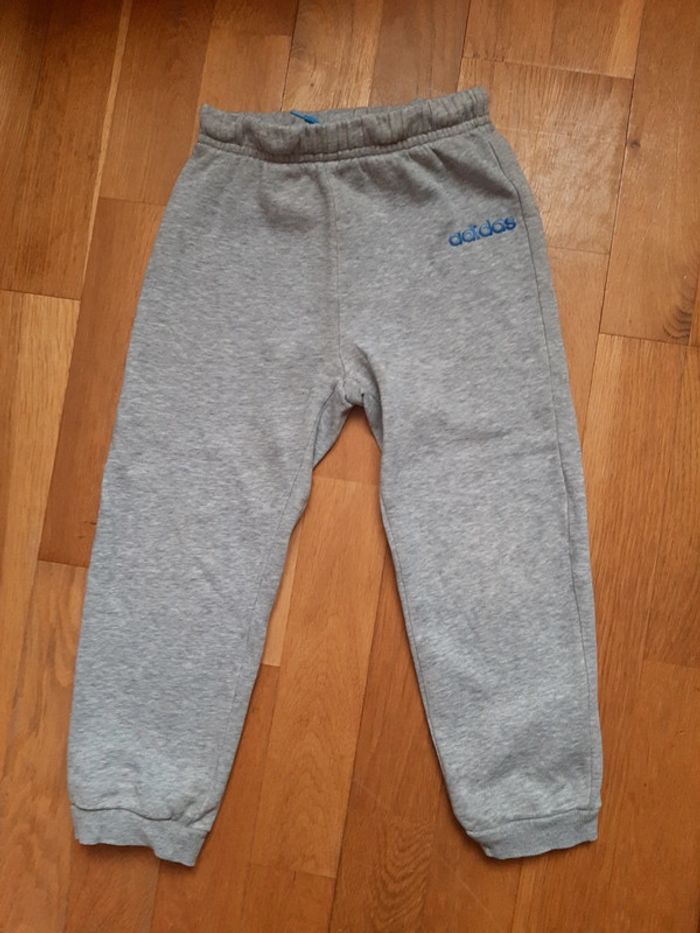 Pantalon jogging Adidas 3/4ans