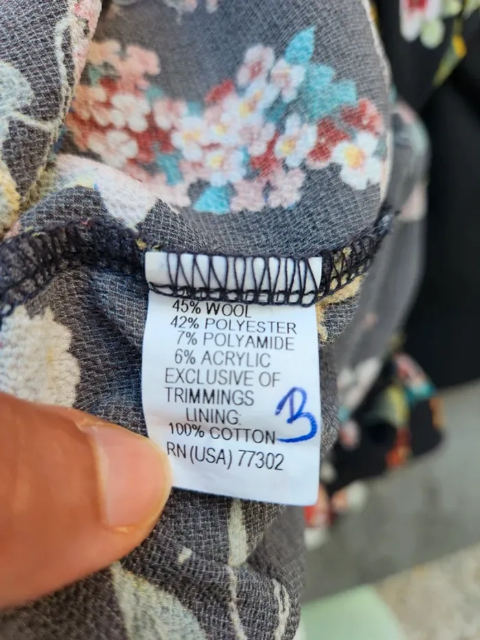 Combi-short femme à fleurs – Épaules dénudées – Taille S/M – Tissu premium - photo numéro 3