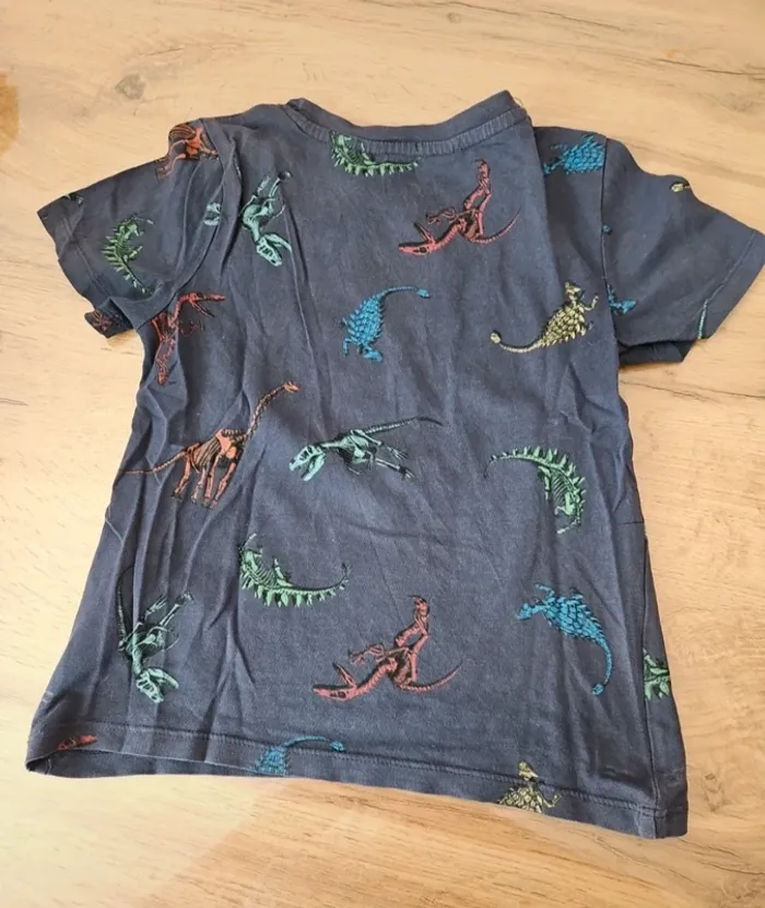 T-shirt jurassic world 2/4 ans h&m - photo numéro 3