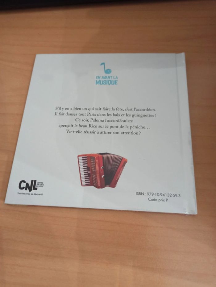 L'accordéon marchand de bonheur - photo numéro 2