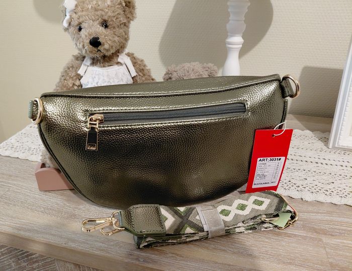 Banane kaki métallisé neuve - photo numéro 2