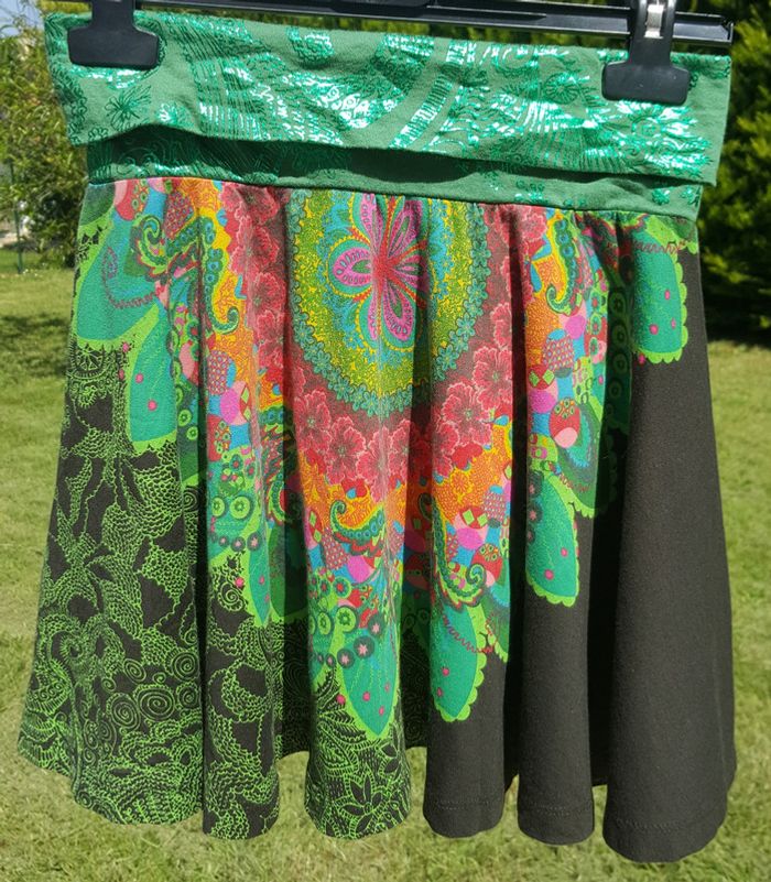 Jupe Desigual noire et verte 13-14 ans