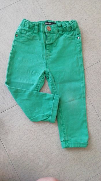 Joli pantalon vert 12m