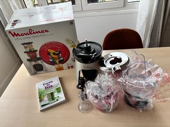 Extracteur de jus moulinex infiny press révolution neuf 