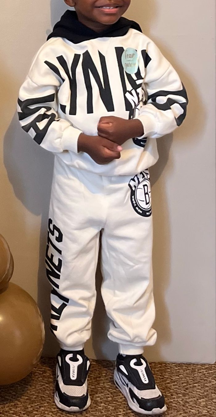 Ensemble ZARA sweat à capuche + bas