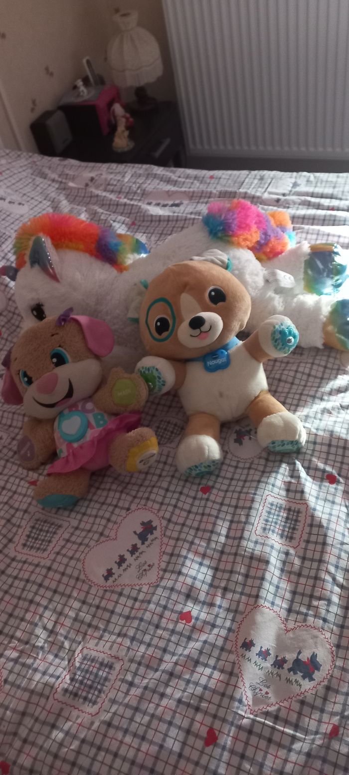 Vends peluches educatives dont 1 neuve