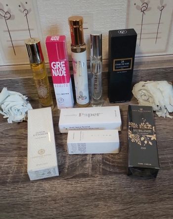 Lot de parfums miniatures