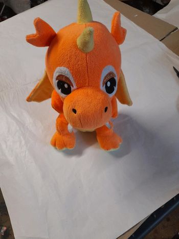 Peluche bébé dragon