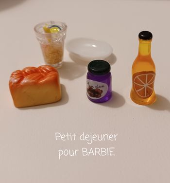 Aliment Barbie petit dej